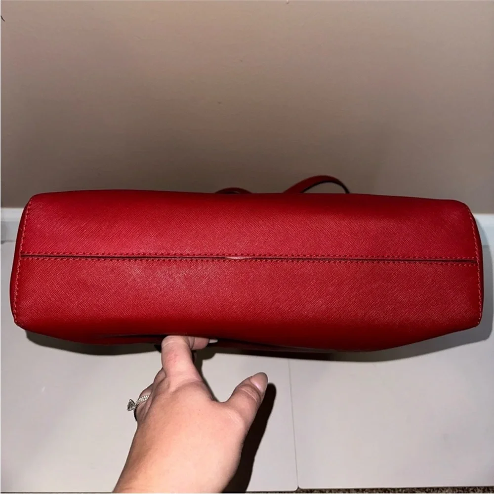 Michael Kors EUC Red Saffiano Leather Large Jet Set Shoulder Tote